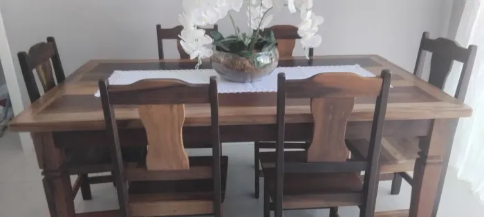 Mesa em madeira demolição canela.peroba cambara