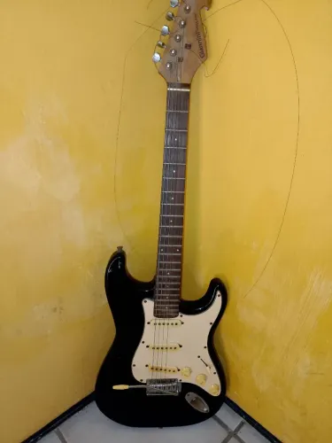 Guitarra Gianini Stratocaster