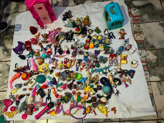 Lote de brinquedos