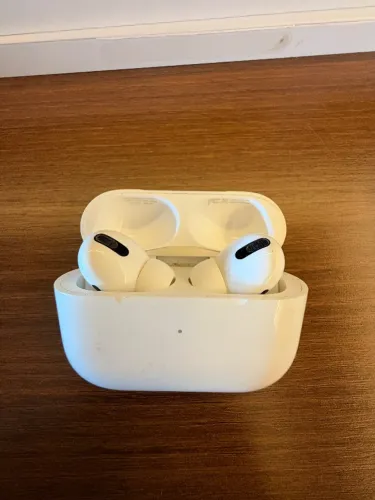 AirPods Pro (2ª geração), estojo de recarga MagSafe com conector Lightning
