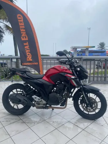 FZ25 Ano: 2024 - 37.900 kms ? MOTO CONSERVADA