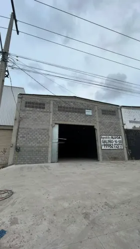 Locação de galpão para uso comercial, oportunidade única.