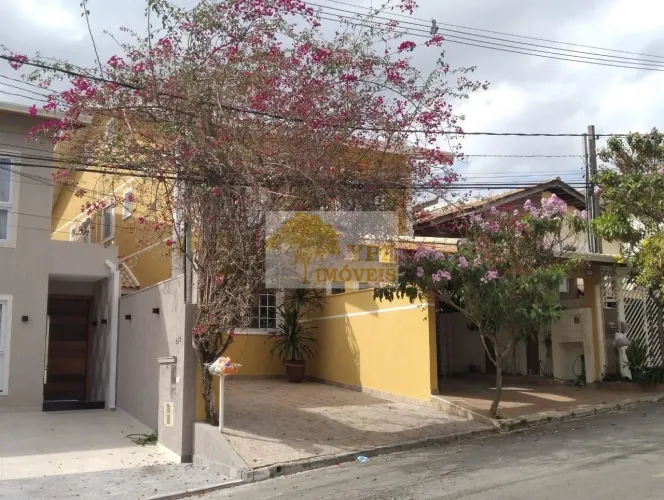 Casa em Condomínio de Luxo em Cotia-SP, Jardim Rio das Pedras: 3 quartos, 1 suíte, 2 salas