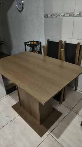 Mesa 4 cadeiras