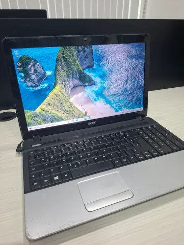 Notebook ACER i3, SSD 128GB