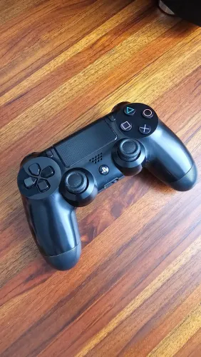Controle Sony Dualshock 4, Playstation 4, Sem Fio, Preto - PS4 + BRINDE