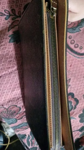 SHOULDER BAG Louis Vuitton Monogram Looping GM