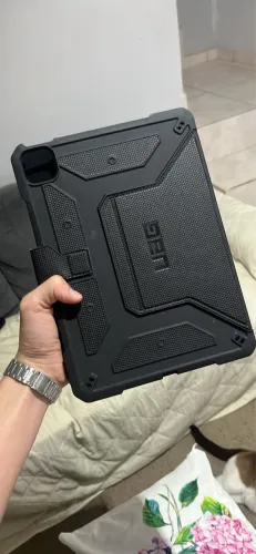 Capa Urban Armor Gear Uag Projetada Para iPad Air