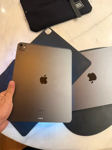 Vendo IPad Pro 13 polegadas chip Apple M4 com 1TB + Apple Pencil Pro