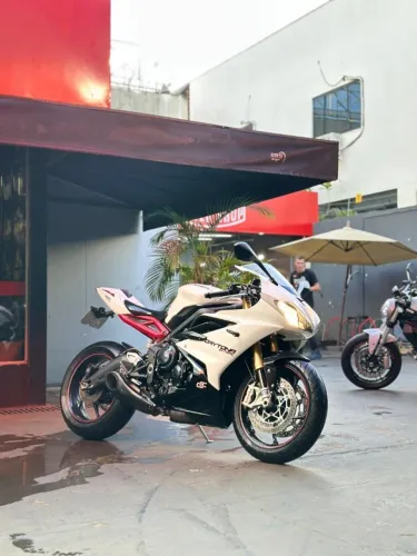 DAYTONA 675R - PLACA FINAL 675