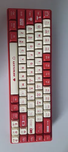 Teclado mecânico 65%