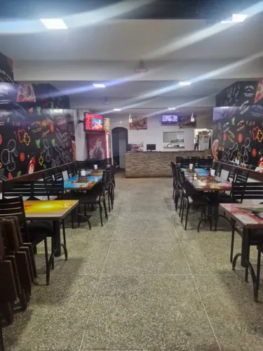 Imóvel para venda tem 150 metros quadrados em Santa Maria - Brasília - DF