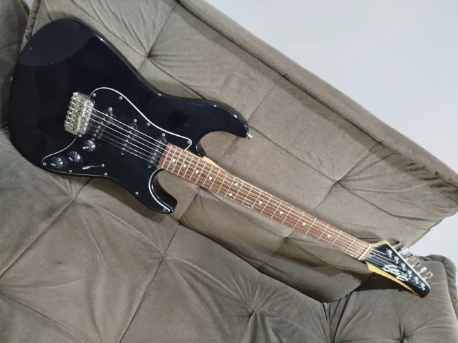 Guitarra Seizi Vision Stratocaster 