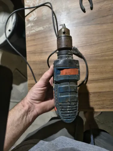 Furadeira Bosch com martelete 