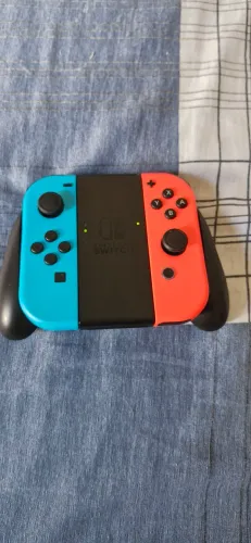 Nintendo Switch v1 bloqueado em excelente estado