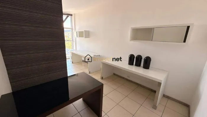 SALA COMERCIAL NO GUTIERREZ