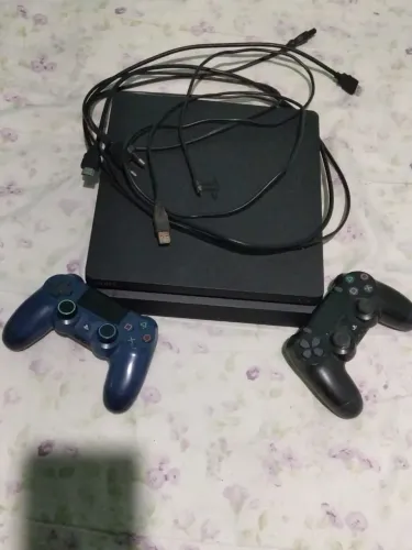 Ps4 slim 1TB