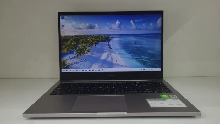 SAMSUNG I5 10° 16 GB de RAM 240 de SSD HD 1 TB NVIDIA 2GB  3 meses de garantia 2.299,00 