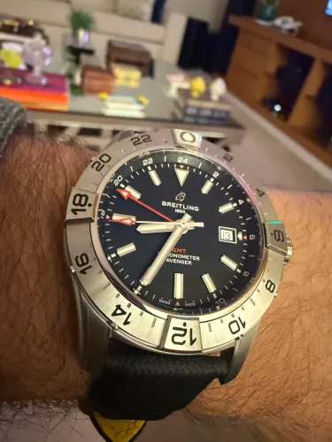 Breitling avenger GMT 44mm