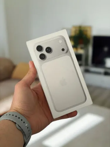 iPhone 17 Pro Silver -256 ( Lacrado )