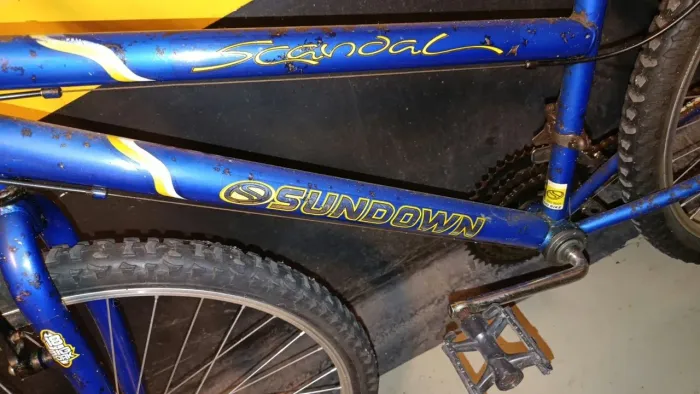 Vendo 2 bicicletas , uma da marca sundown e outra da marca tiger