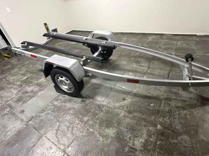 Carretinha para jet ski Galvanizada Usada Free Hobby !