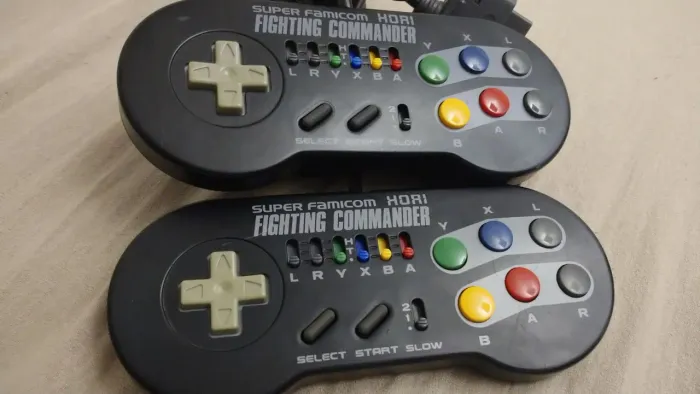 [ORIGINAL] Par de Controles Super Famicom Hori Fighting Commander cor Preto Black
