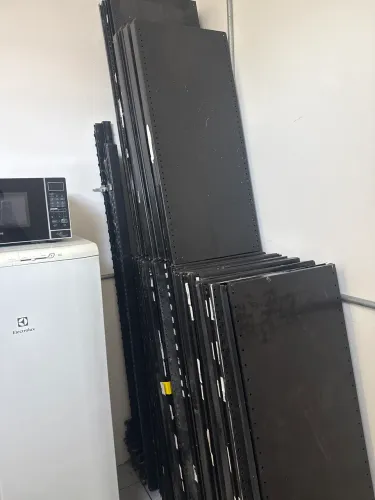 Prateleiras de supermercado semi novas