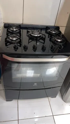 Fogão impecável