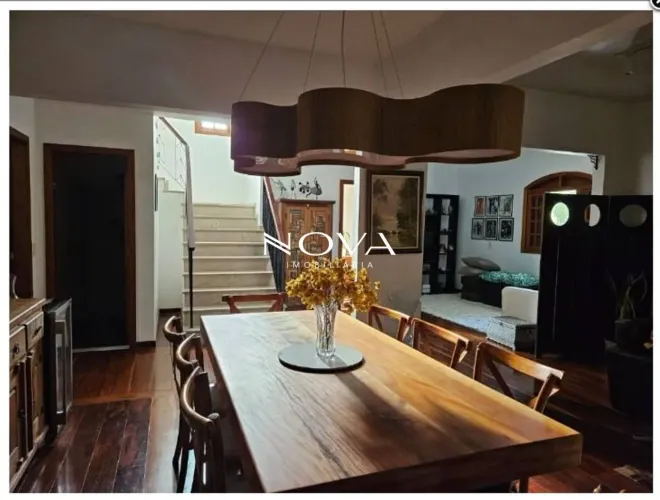 Casa espaçosa, completa e perfeita para a família! Excelente casa com 5 quartos, ambientes