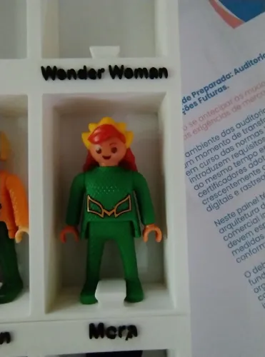 Boneco Playmobil ovo kinder