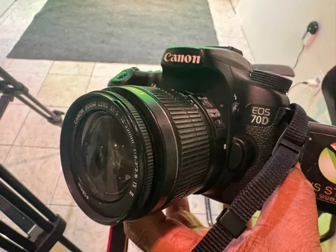 Canon EOS 70D + Lente 18-55mm + Bateria + Carregador | Ótimo Estado