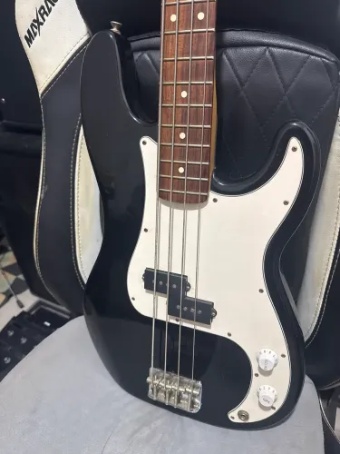 Baixo fender precision México ano 2000 mint condition