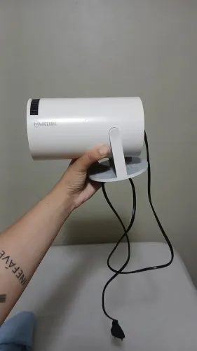 Mini projetor portátil