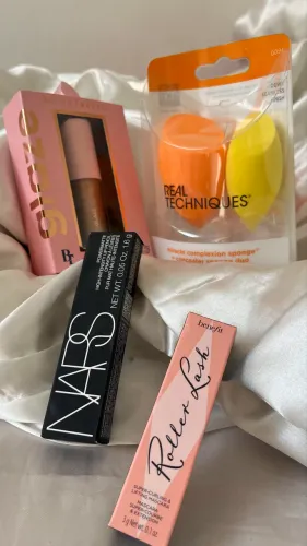 KIT Make Importada: NARS, Benefit, Real Techniques + Brinde BT Glaze (Novo)