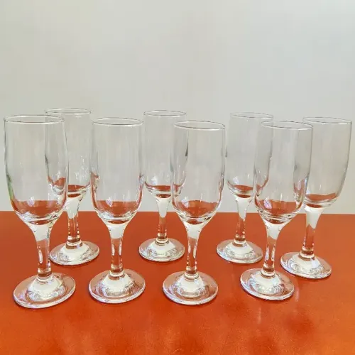 Jogo com 8 taças para champanhe de vidro, novo
