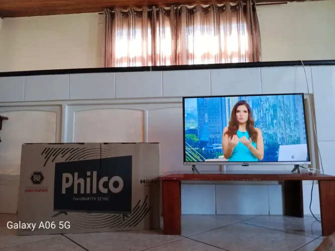 TV 32" Philco semi- nova  com nota fiscal 