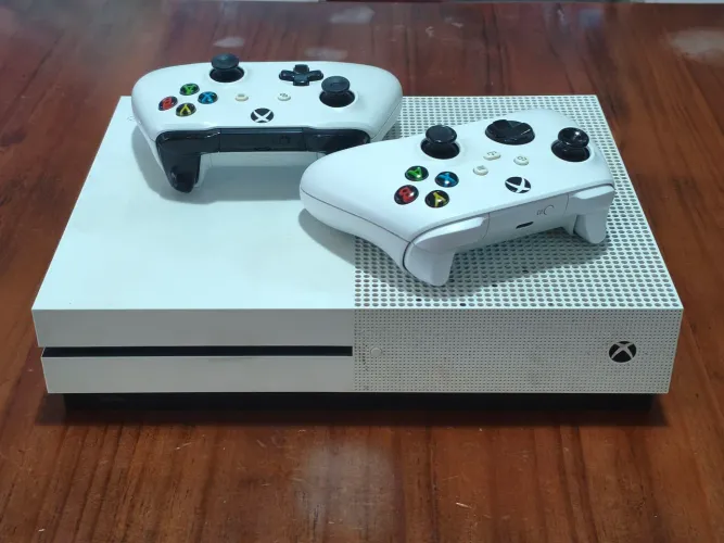 Xbox one s (com defeito)