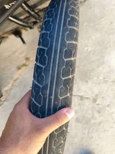 Pneu semi novo usado