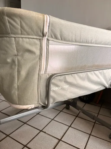Berço Cosco Co-bed Pluggy