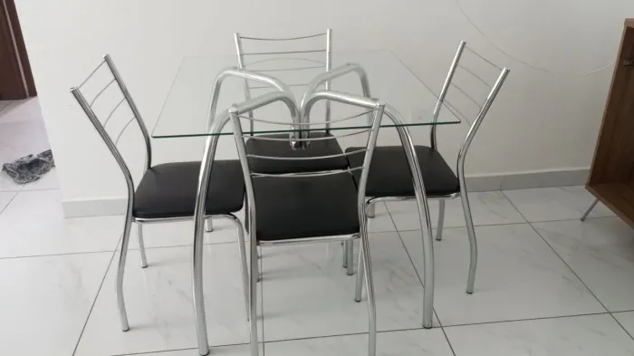 Mesa 4 cadeiras