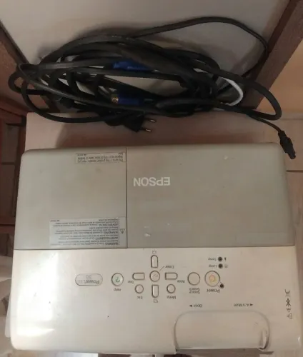 Vendo projetor profissional marca epson