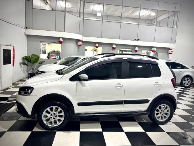 Volkswagen Crossfox I Motion 1.6 MI T. Flex 8V 5P 2014