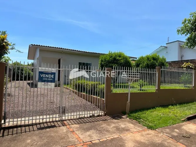 Casa com ampla sobra de terreno à venda no JARDIM CONCÓRDIA, TOLEDO - PR