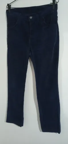 Calça Levi's ( em veludo cotele/ cor azul marinho.) Tam.38. Usada.