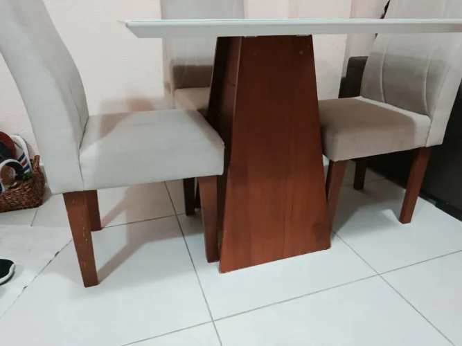 Mesa 4 cadeiras