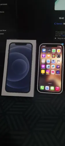 iPhone 12 na caixa perfeito estado?