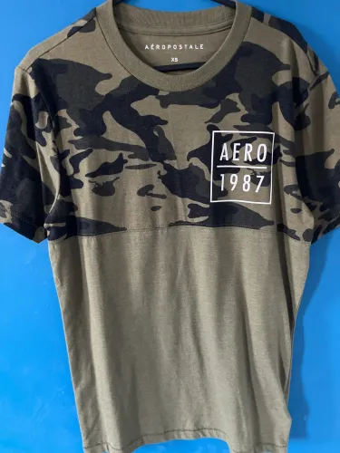 Camiseta Aeropostale Camuflada Nova - Tamanho XS