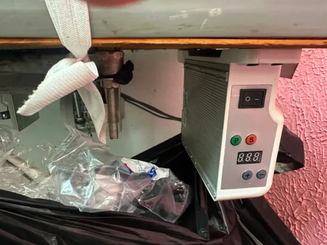 Máquina ponto cadeia , overloque, com motor direct drive