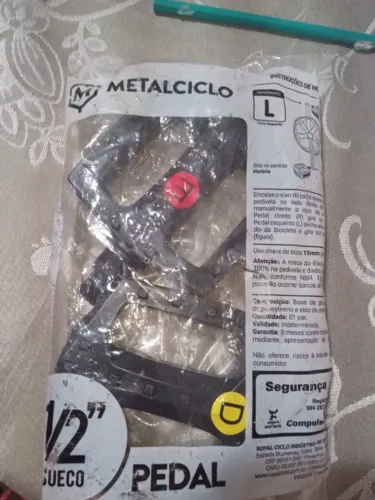 Pedal de bicicleta novo 1/2